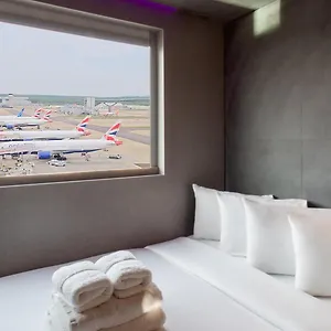 Bloc London Gatwick Airport הורלי